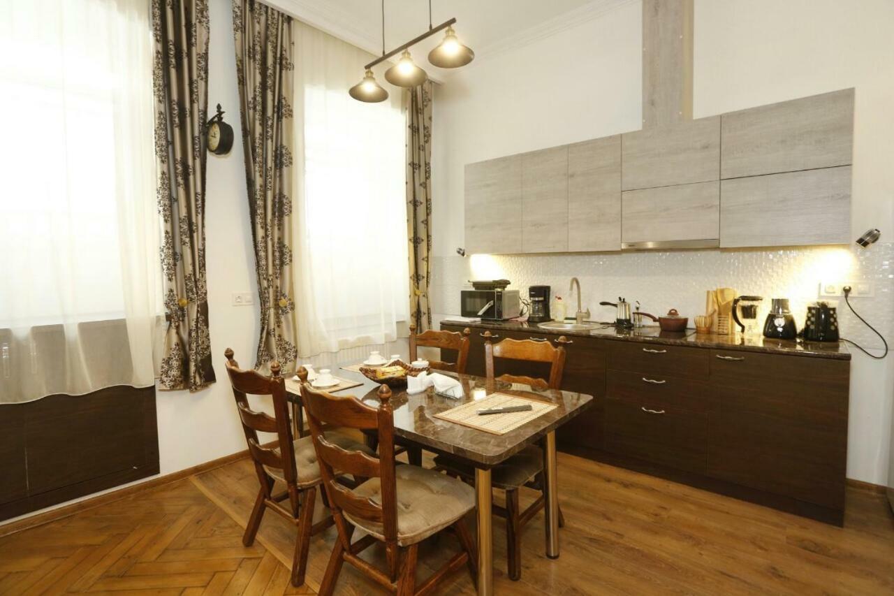 Old - Gold Gala Apartman Tbiliszi Kültér fotó